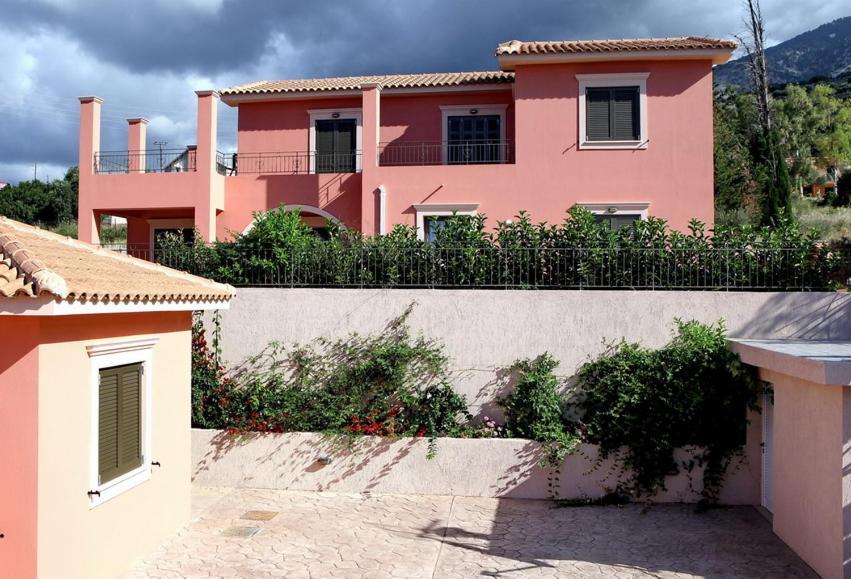 Provenzo And Meliti Villas Лурдата Экстерьер фото